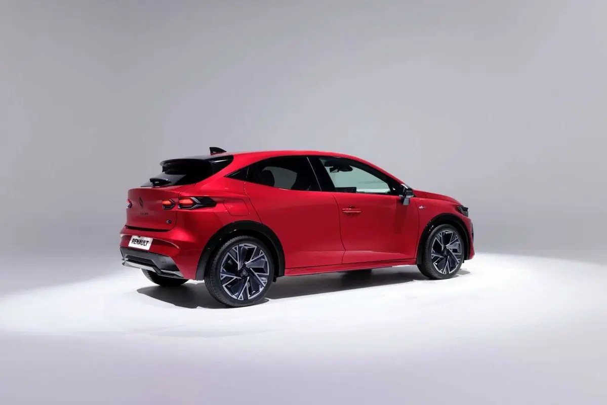 Renault Clio: sesta generazione con più stile, tecnologia e l’ibrido da 160 CV (15)