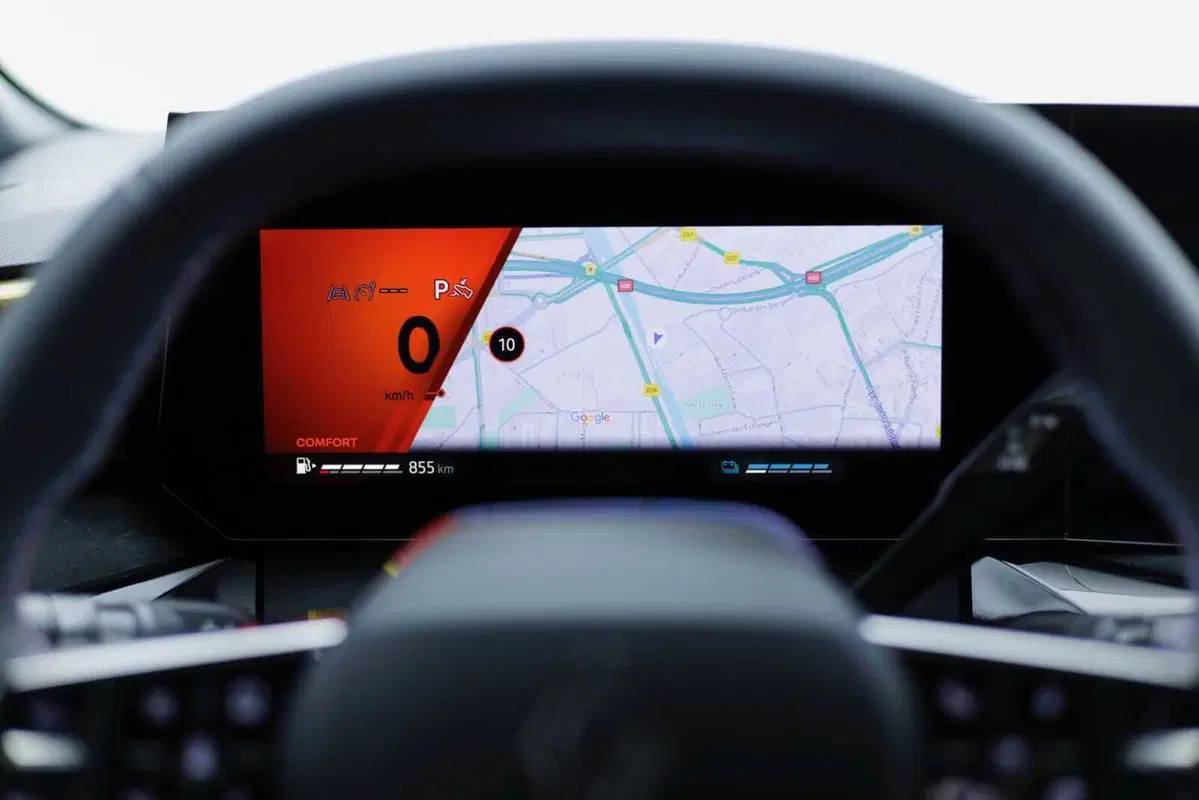 Renault Clio: sesta generazione con più stile, tecnologia e l’ibrido da 160 CV (23)