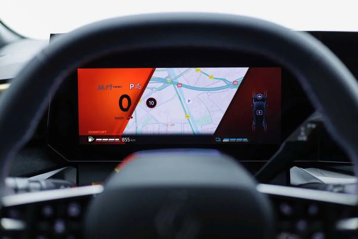 Renault Clio: sesta generazione con più stile, tecnologia e l’ibrido da 160 CV (25)