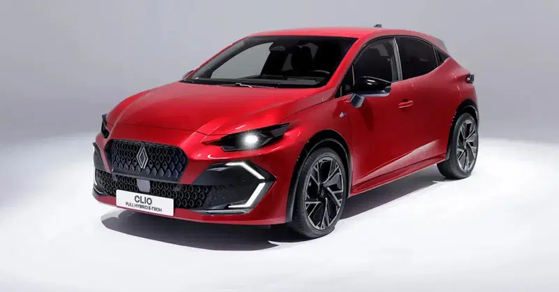 Renault Clio 2025: scende in campo e le ha tutte contro. Top e Flop
