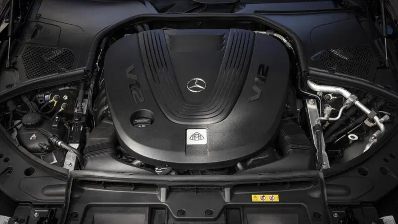 Mercedes non molla: i V12 sopravviveranno anche nel prossimo decennio