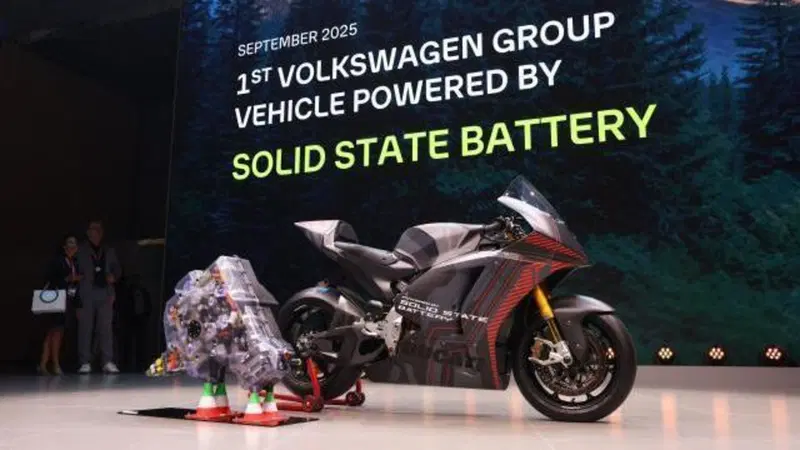 Volkswagen sfida il futuro: batterie allo stato solido pronte entro il 2030