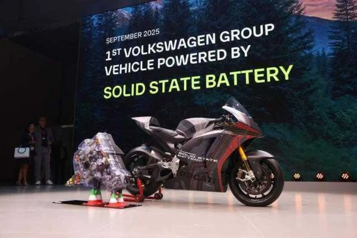 Volkswagen sfida il futuro: batterie allo stato solido pronte entro il 2030 (7)