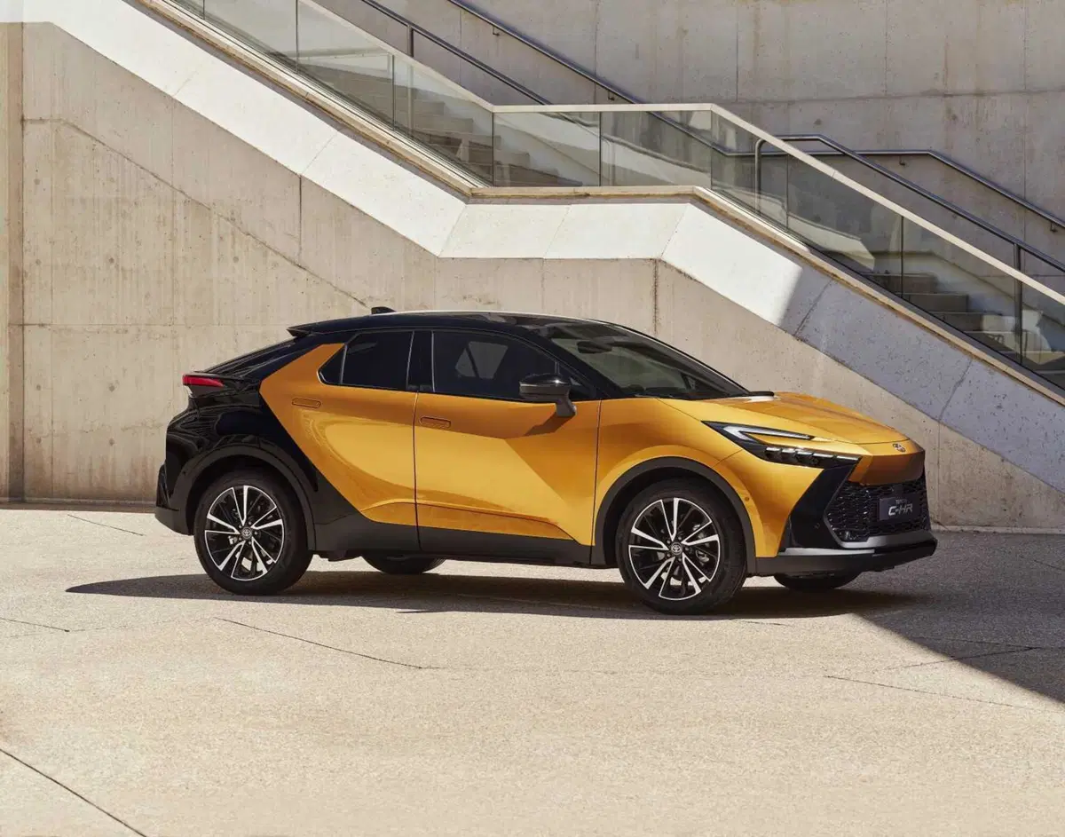 Richiamo shock Toyota: ll display che si spegne durante la guida colpisce 900.000 auto (2)