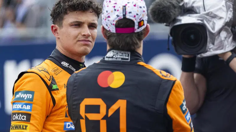 F1, Toto Wolff avverte McLaren: "Ordini di scuderia pericolosi. Hamilton e Rosberg erano due leoni, con Norris e Piastri la situazione &egrave; diversa"
