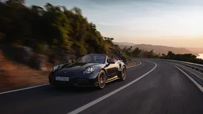 Porsche 911 Turbo S Cabriolet 2026: pi&ugrave; potenza, tecnologia ibrida e un prezzo assurdo
