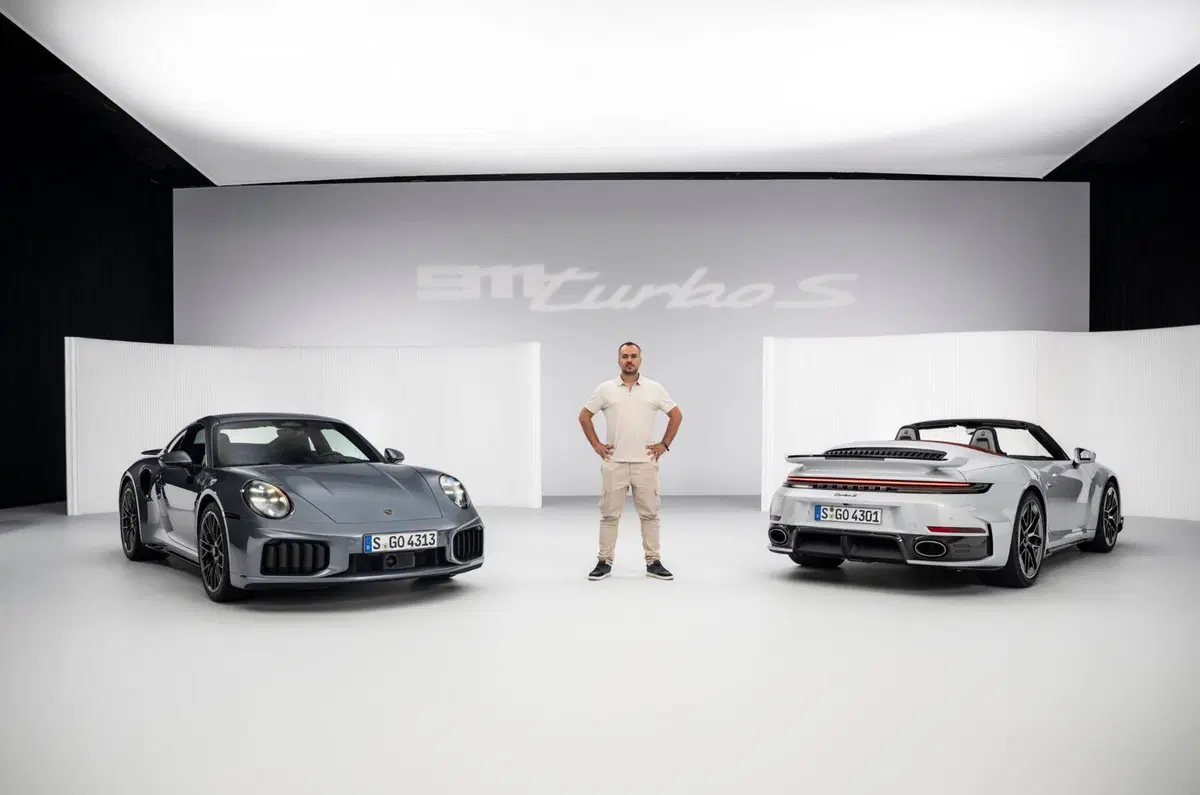 Porsche 911 Turbo S Cabriolet 2026: più potenza, tecnologia ibrida e un prezzo assurdo (2)