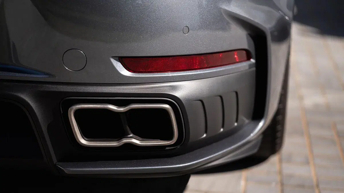 Porsche 911 Turbo S Cabriolet 2026: più potenza, tecnologia ibrida e un prezzo assurdo (11)