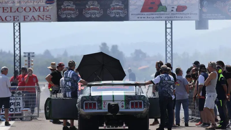 Gare di accelerazione: come funzionano e come si vince una drag race