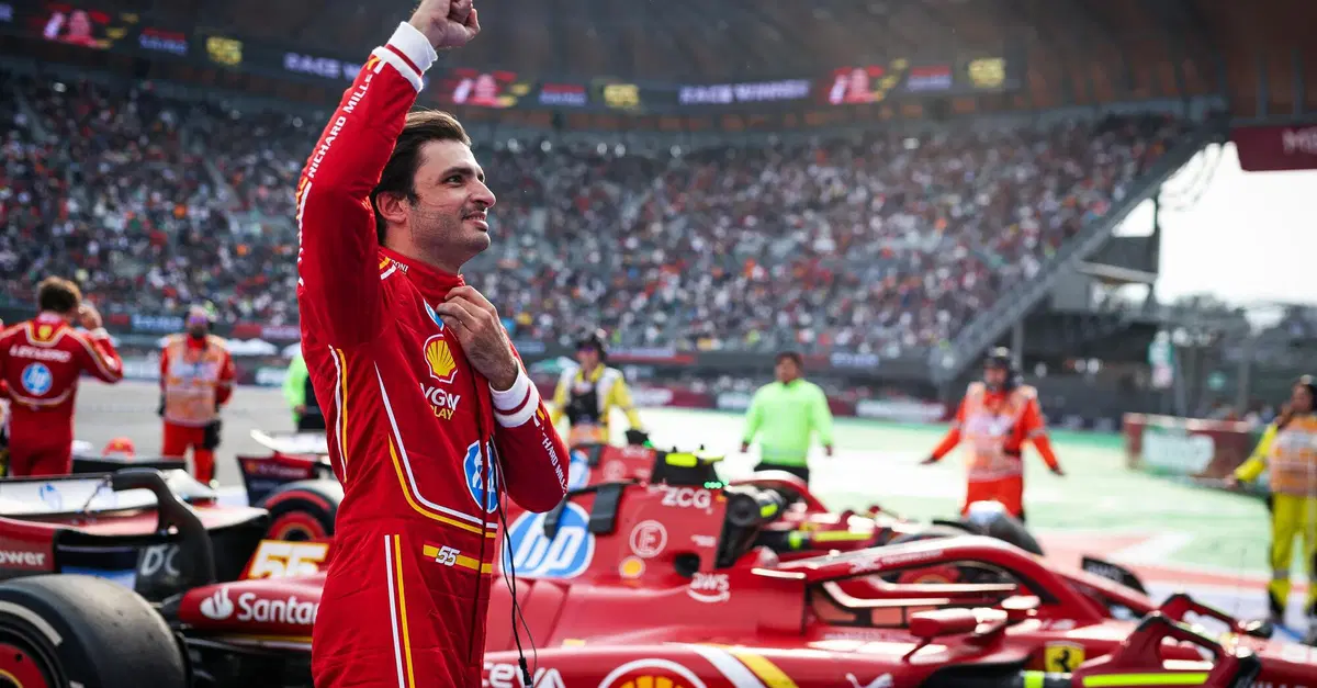 F1, Carlos Sainz: "Sono ancora io l&rsquo;ultimo vincitore Ferrari. Se avr&agrave; la macchina, il prossimo sar&agrave; Leclerc, lui sa cogliere le occasioni"
