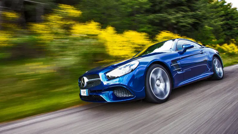 Mercedes-Benz SL 400. Clicca e vivi l'emozione di una supercar