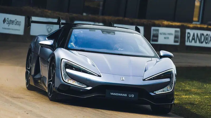 BYD creer&agrave; un mostro: ecco la Ferrari elettrica made in Cina