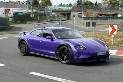 Porsche Taycan GT4 RS: prototipo estremo mette alla prova i limiti al N&uuml;rburgring