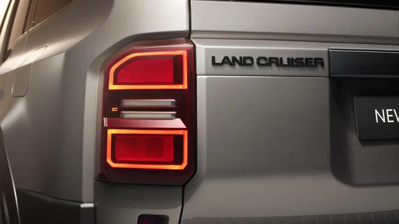 Toyota rivoluziona il fuoristrada: il mini Land Cruiser elettrico arriva nel 2028 con 600 km di autonomia