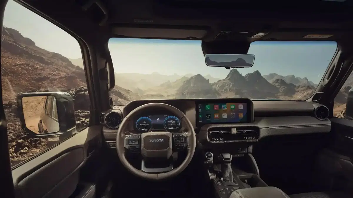 Toyota rivoluziona il fuoristrada: il mini Land Cruiser elettrico arriva nel 2028 con 600 km di autonomia (4)