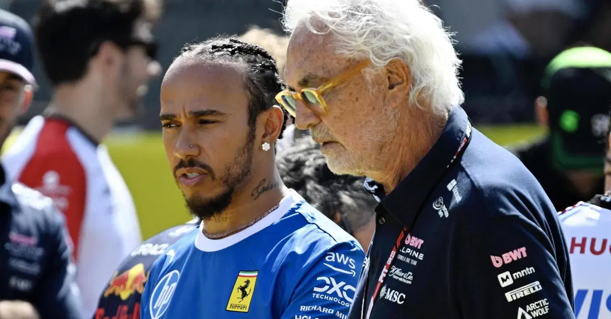 F1, Flavio Briatore: "Io in Ferrari? Ho gi&agrave; i miei problemi. Vasseur far&agrave; tornare Hamilton alla vittoria, Alpine sar&agrave; in lotta il prossimo anno"