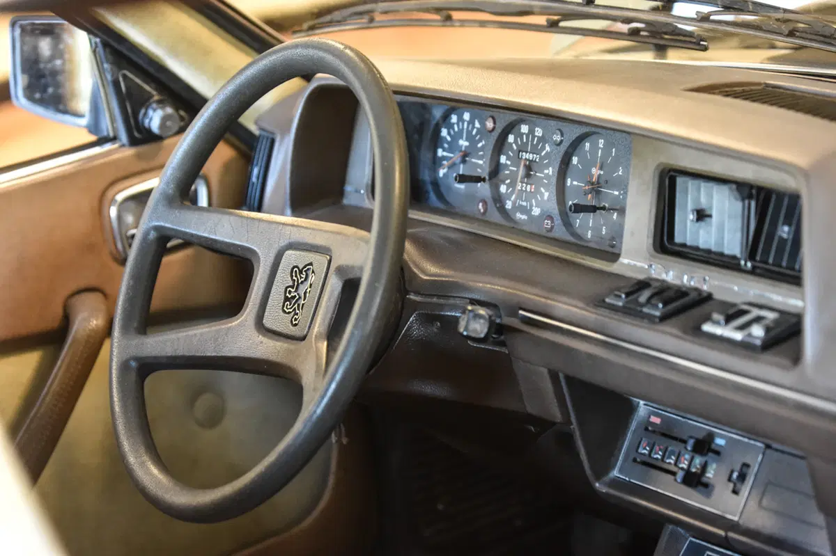 Peugeot 607 Heuliez: ecco com'è guidare l'auto del Papa (7)
