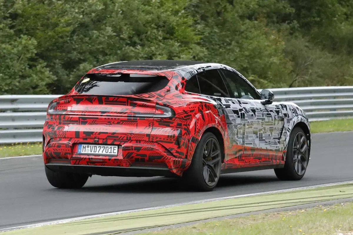 Xiaomi YU7 GT: la versione ad alte prestazioni del SUV elettrico avvistata al Nürburgring (9)
