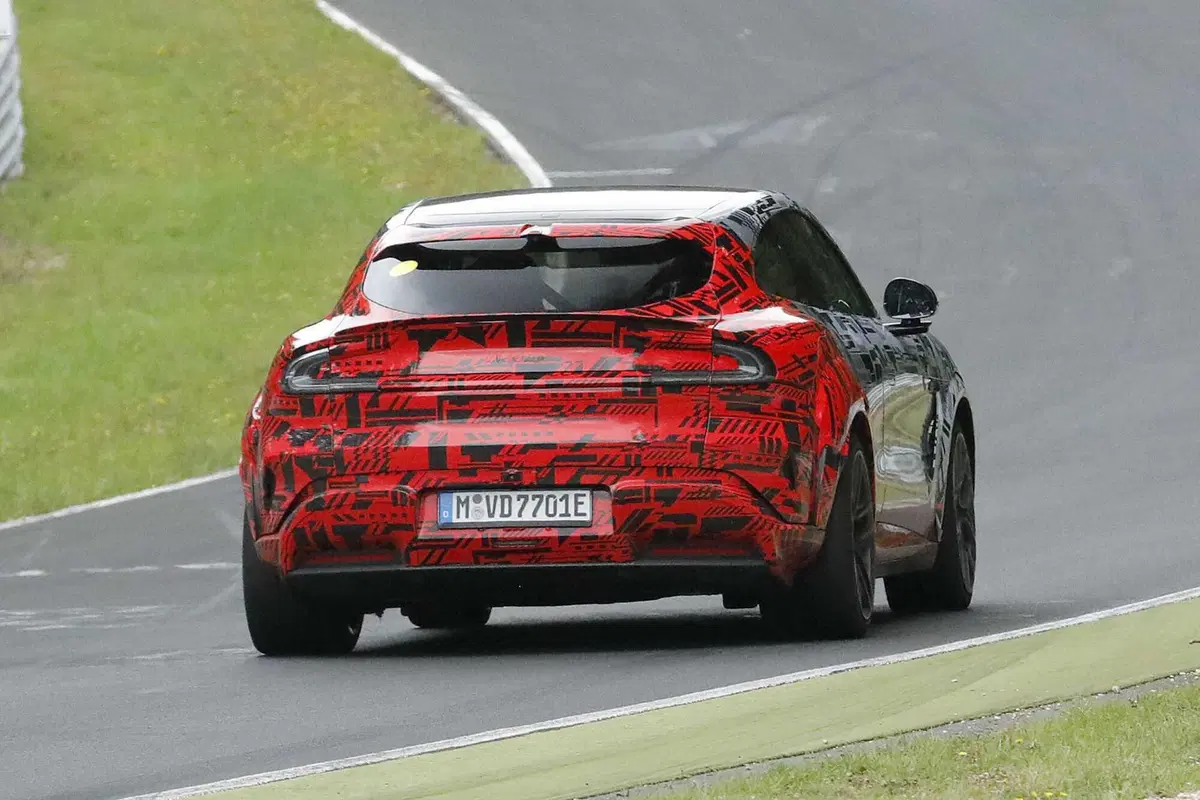 Xiaomi YU7 GT: la versione ad alte prestazioni del SUV elettrico avvistata al Nürburgring (11)