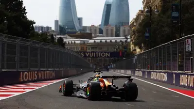 F1. Norris davanti a Piastri e Leclerc nella FP1 di Baku: guai alla PU per l&rsquo;australiano, bandiera rossa e colpo al muro per Hamilton