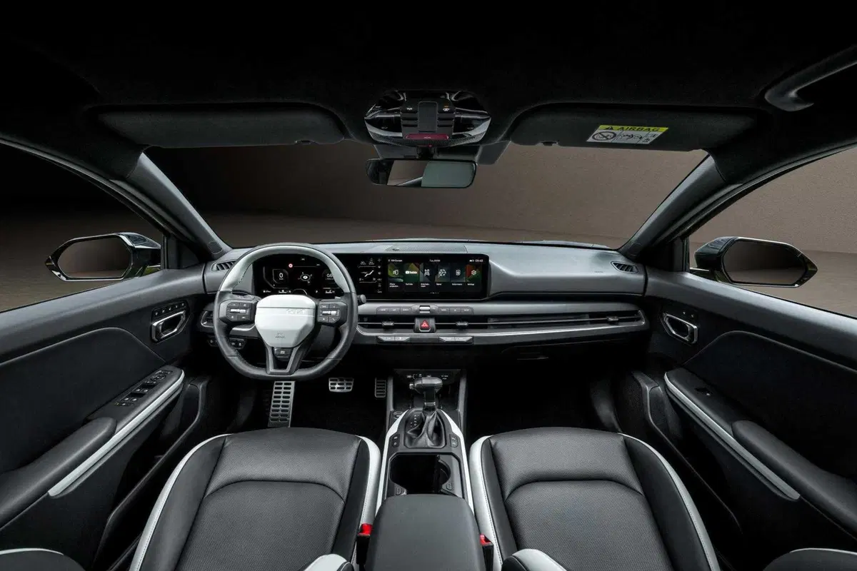 Kia K4 2026: spazio da SUV, tecnologia da elettrica e prezzo da 26.000 euro