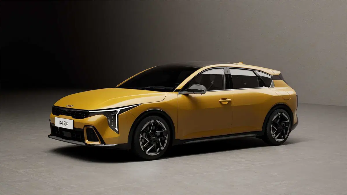 Kia K4 2026: spazio da SUV, tecnologia da elettrica e prezzo da 26.000 euro (2)