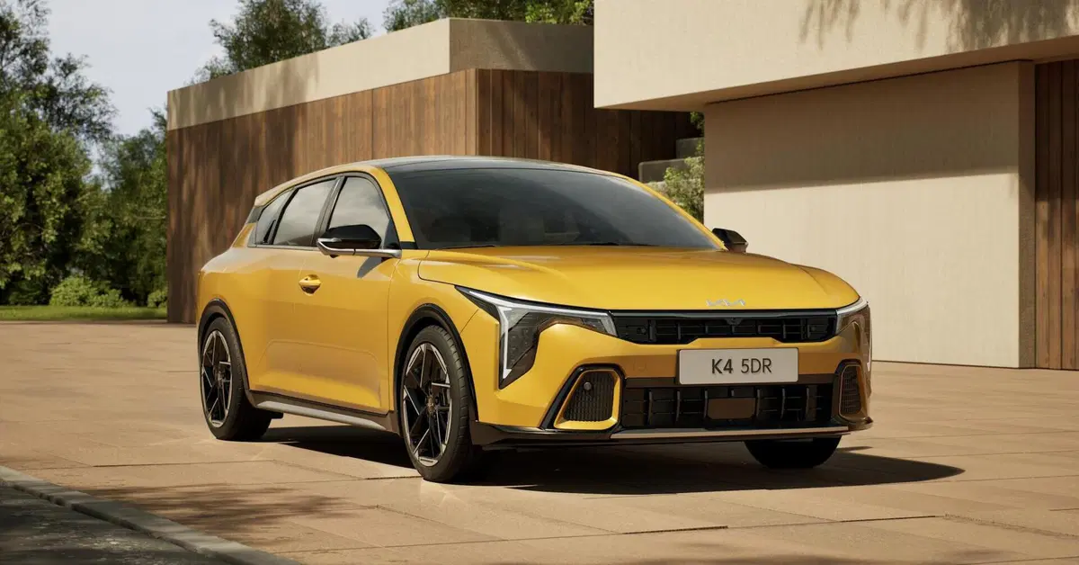 Kia K4 2026: spazio da SUV, tecnologia da elettrica e prezzo da 26.000 euro