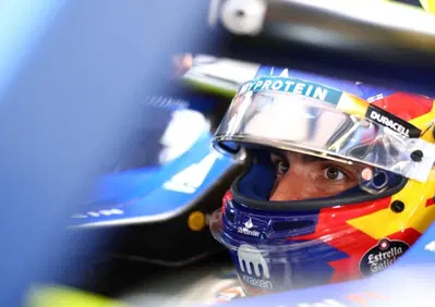 F1. Sainz in prima fila con la Williams mentre Leclerc e Hamilton annaspano con la Ferrari: qualifiche pazze a Baku