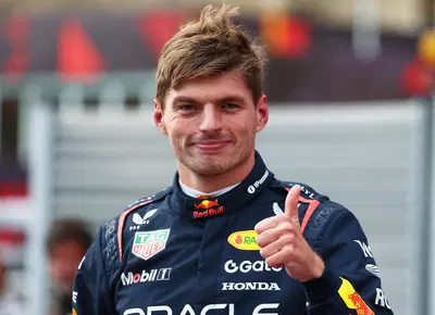F1. Max Verstappen in pole a Baku dopo 6 bandiere rosse: "Una qualifica lunghissima e difficilissima"