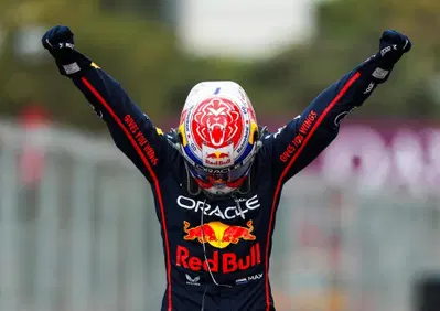 F1. Max Verstappen riapre il mondiale con la vittoria di Baku? È lui, e non una Ferrari mediocre, a surclassare la McLaren in Azerbaijan