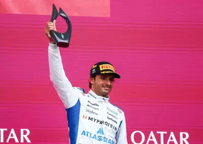 F1, Sainz emoziona a Baku: “Podio con Williams il migliore della mia carriera. Il lavoro paga sempre”