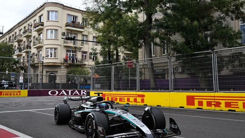 F1, Russell sofferente a Baku riporta la Mercedes seconda nei Costruttori: &ldquo;Un weekend duro, ma tornare sul podio &egrave; un sollievo&rdquo;