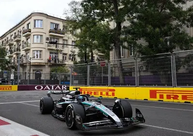 F1, Russell sofferente a Baku riporta la Mercedes seconda nei Costruttori: “Un weekend duro, ma tornare sul podio è un sollievo”