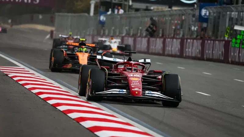 F1, Leclerc solo nono a Baku: "L&rsquo;errore in qualifica ha rovinato il weekend, impossibile sorpassare"