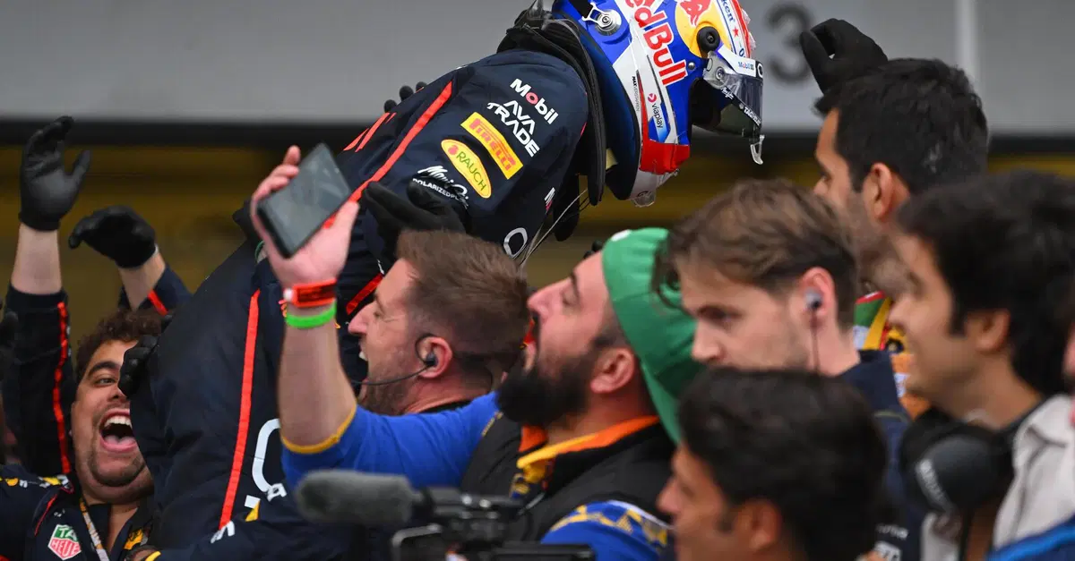 F1. Max Verstappen riaccende il mondiale vincendo a Baku: "Weekend incredibile, la RB21 va alla grande"