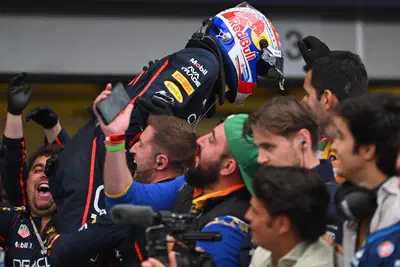 F1. Max Verstappen riaccende il mondiale vincendo a Baku: "Weekend incredibile, la RB21 va alla grande"