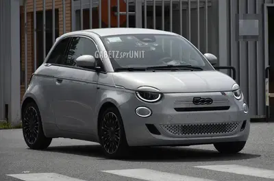 Nuova Fiat 500 Hybrid: avvistata la versione "base" sulle strade torinesi [Foto Spia]
