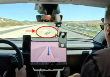 Tesla si schianta dopo solo 95 km: brutto colpo per l’AI di Elon Musk