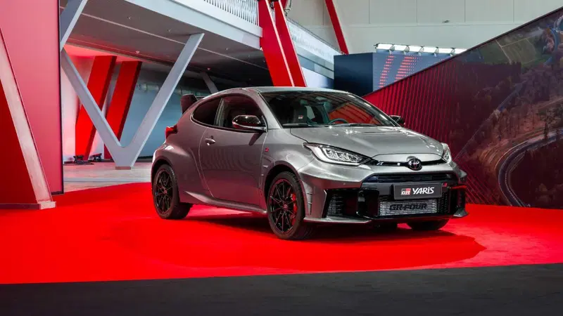Toyota GR Yaris MY25: debutta in Italia la nuova versione sportiva, ecco i prezzi