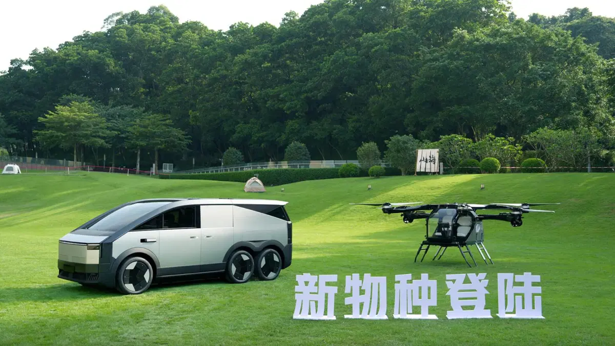 Auto volanti si scontrano in Cina: (3)
