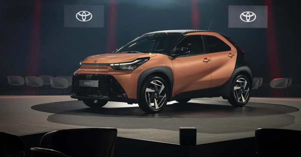 Addio benzina? La nuova Toyota Aygo X Hybrid 2025 fa 25 km con un litro e costa meno di quanto pensi [VIDEO]