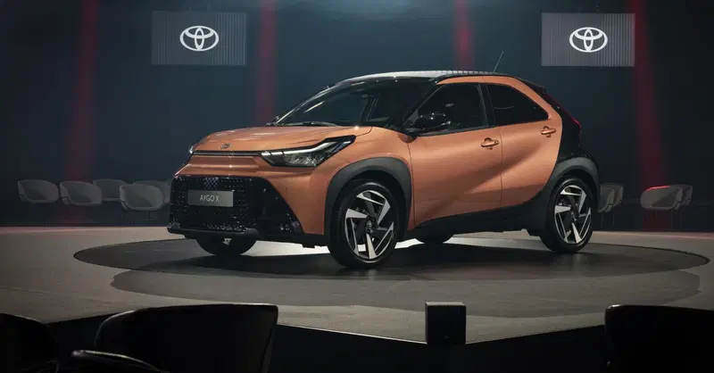 Addio benzina? La nuova Toyota Aygo X Hybrid 2025 fa 25 km con un litro e costa meno di quanto pensi [VIDEO]