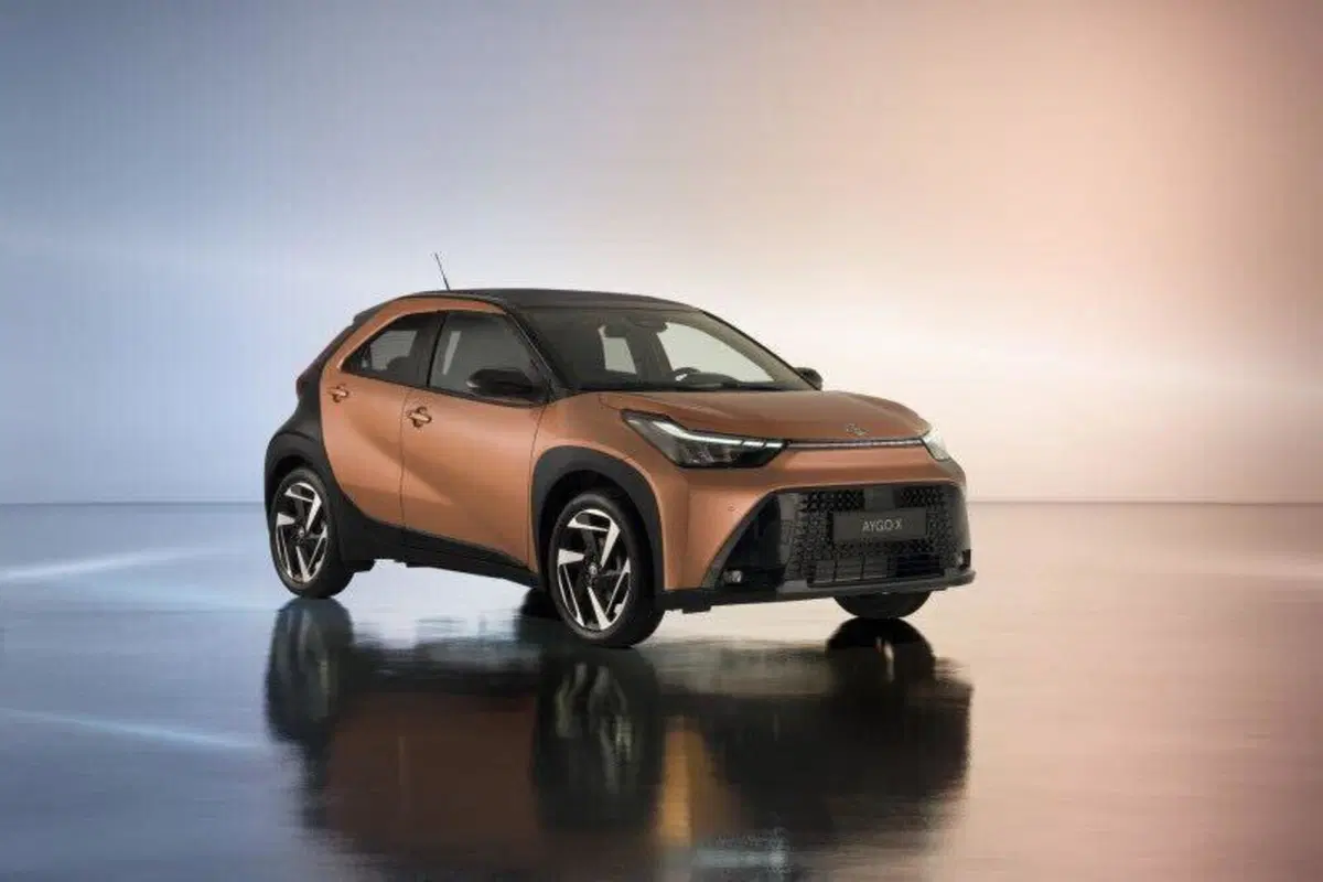 Design esterno: la Toyota Aygo X diventa più matura (4)