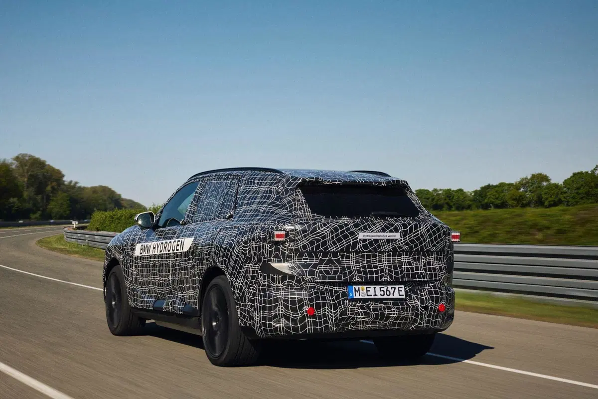 BMW rivoluziona i SUV: dal 2028 arriva la X5 a idrogeno (ed è solo l’inizio)
