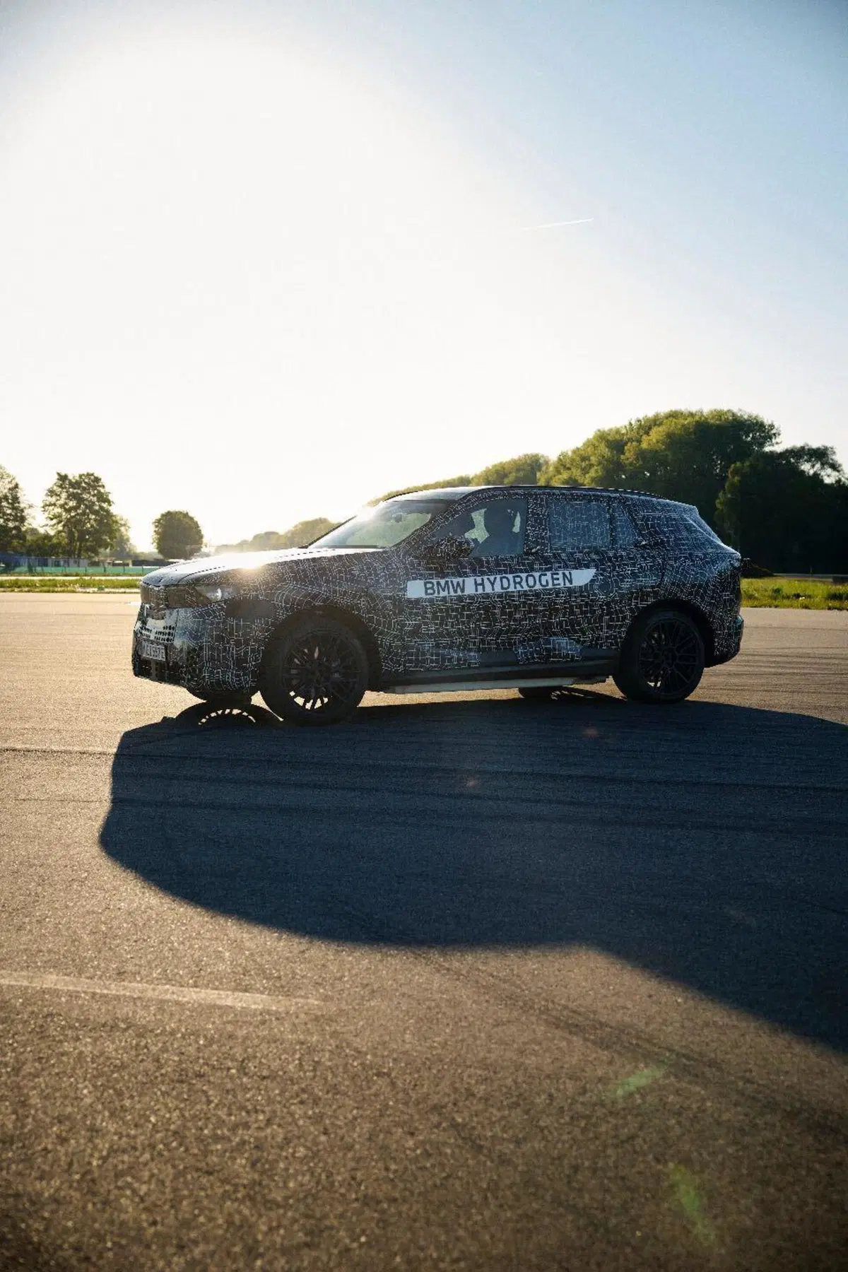 BMW rivoluziona i SUV: dal 2028 arriva la X5 a idrogeno (ed è solo l’inizio) (5)
