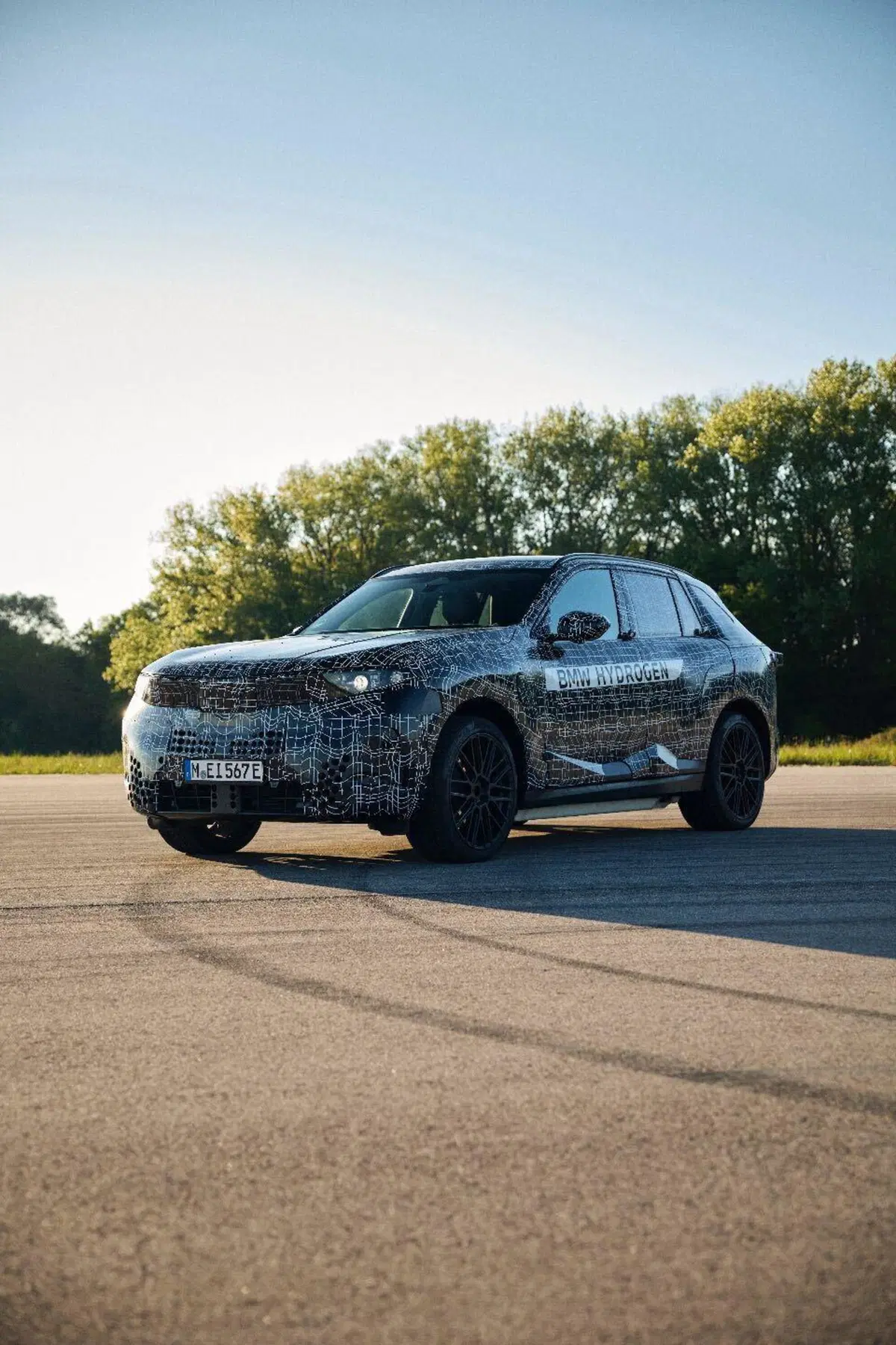 BMW rivoluziona i SUV: dal 2028 arriva la X5 a idrogeno (ed è solo l’inizio) (9)