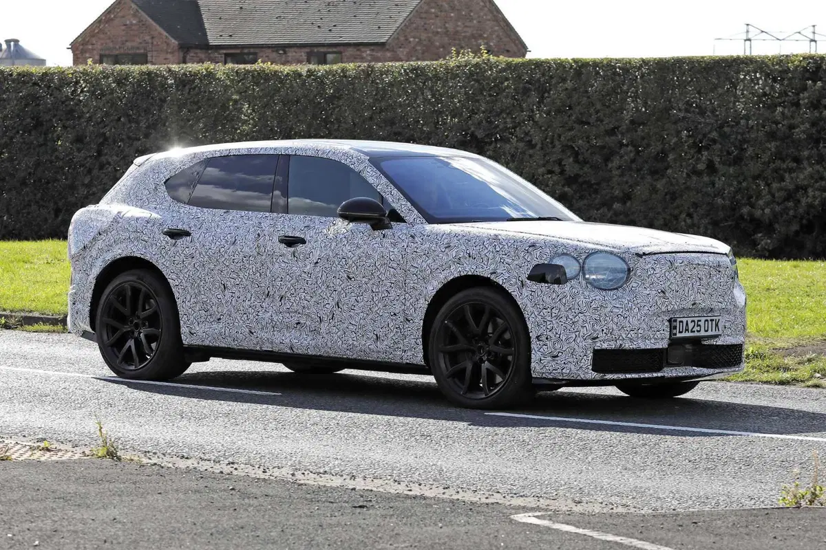 Bentley punta agli "Urban" SUV: avvistato il prototipo su strada [Foto Spia] (5)