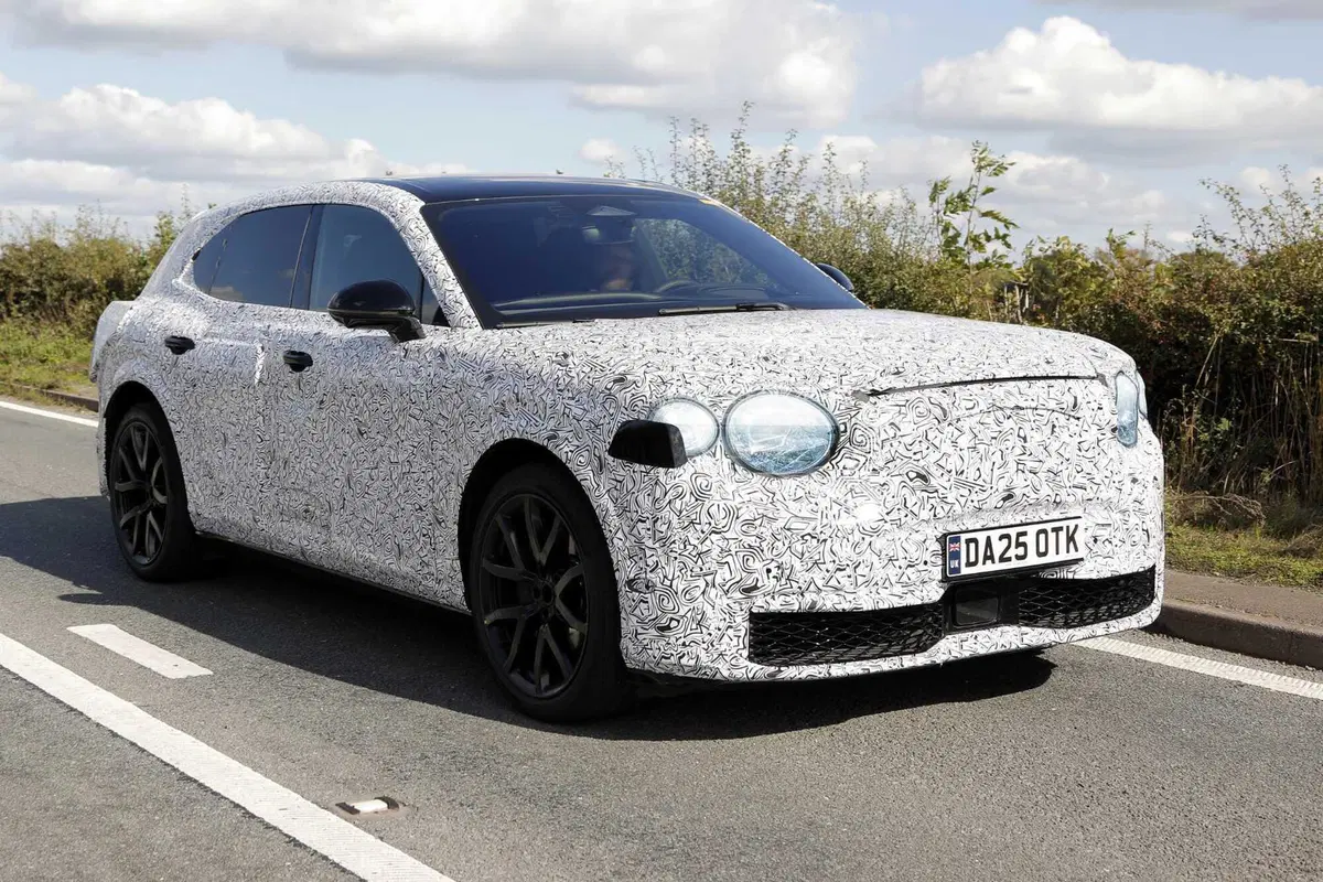 Bentley punta agli "Urban" SUV: avvistato il prototipo su strada [Foto Spia] (11)