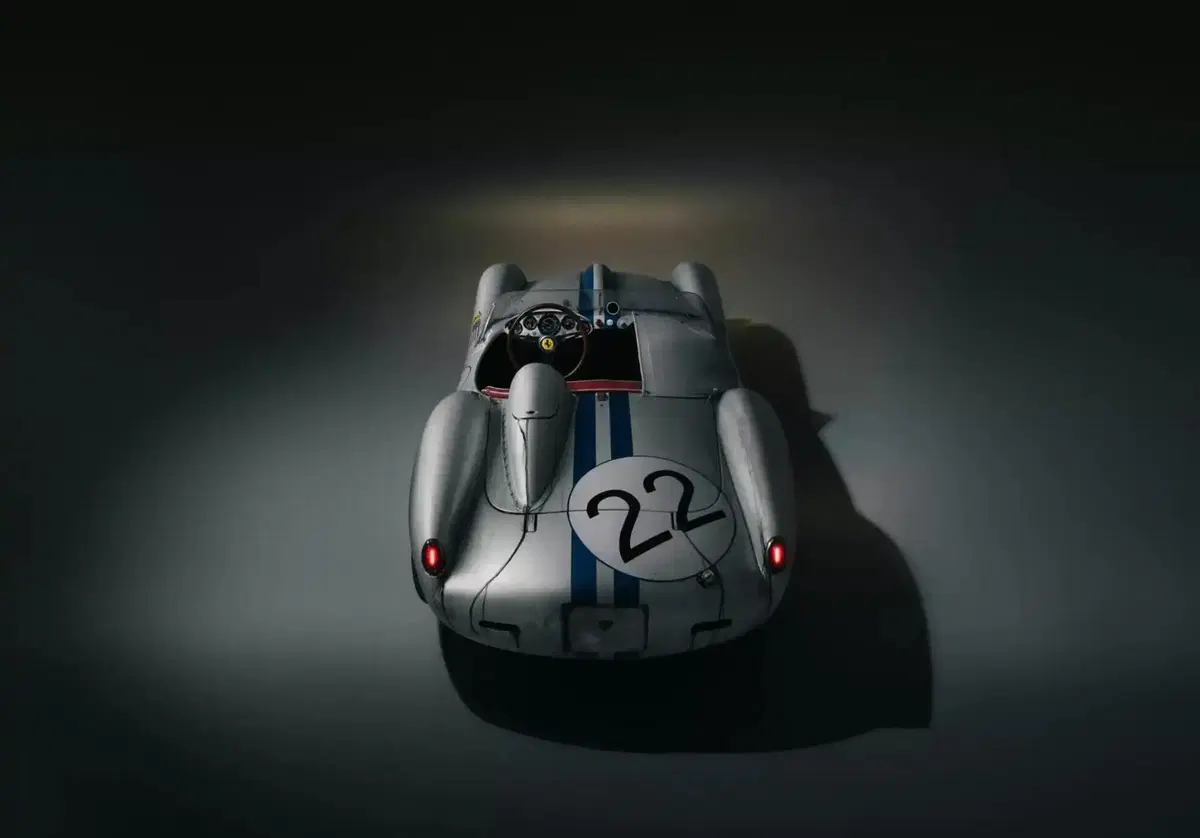 Ferrari Testa Rossa elettrica in scala 75%: quando la storia incontra il futuro (11)