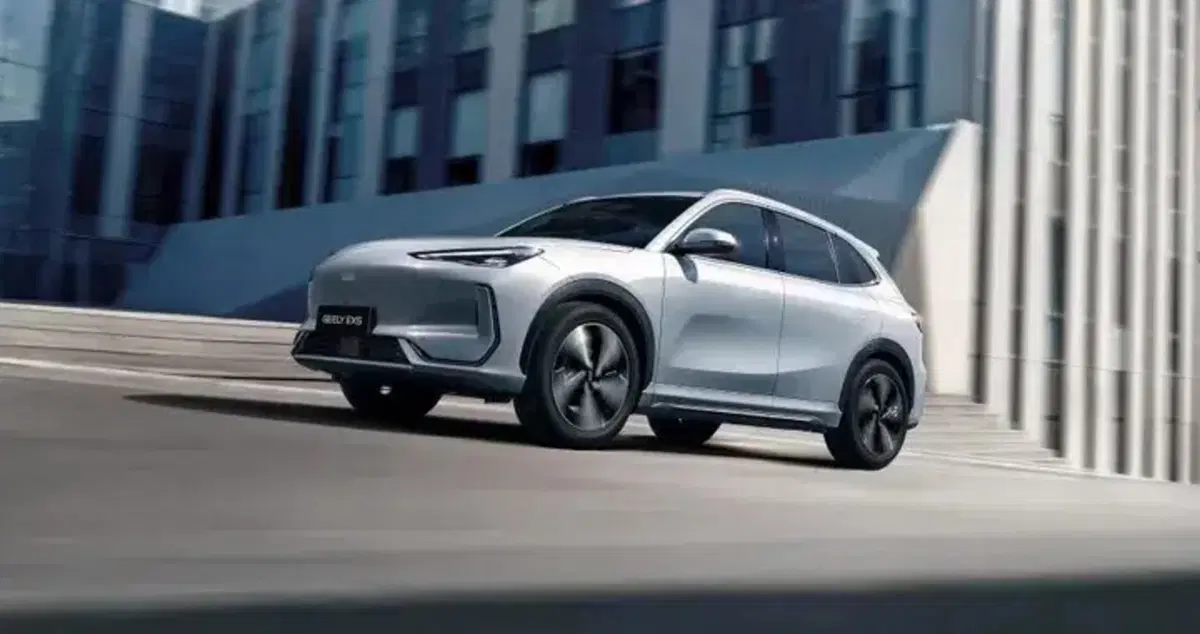 Geely sbarca in Italia: due SUV rivoluzionari da 34.900€ che sfidano Tesla e BMW